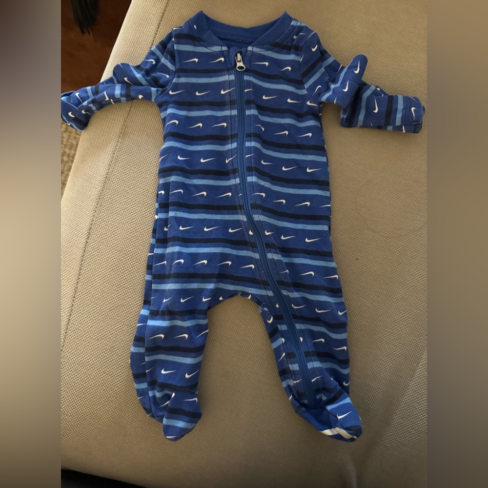 Nike Zipper Onesie - newborn